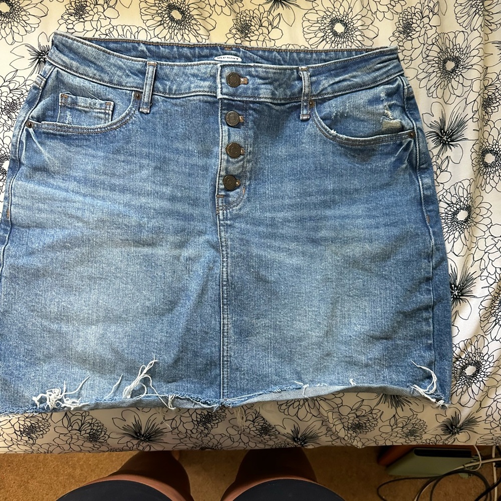 Size 14. Old Navy Denim Skirt